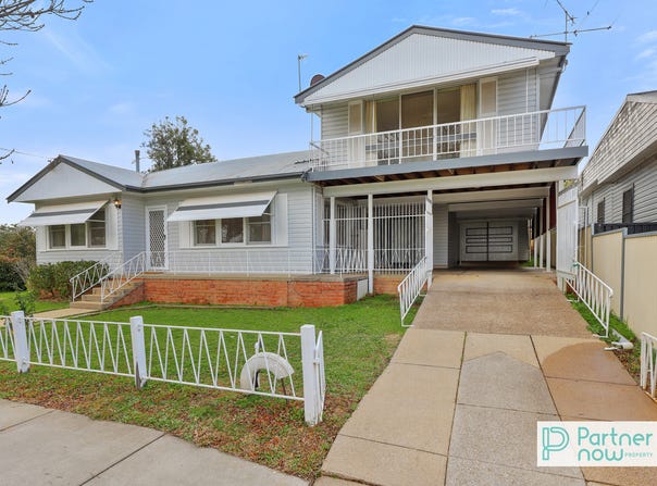 64 Johnston Street, Tamworth, NSW 2340