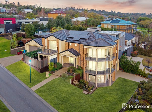 9 Rennat Court, Berwick, Vic 3806