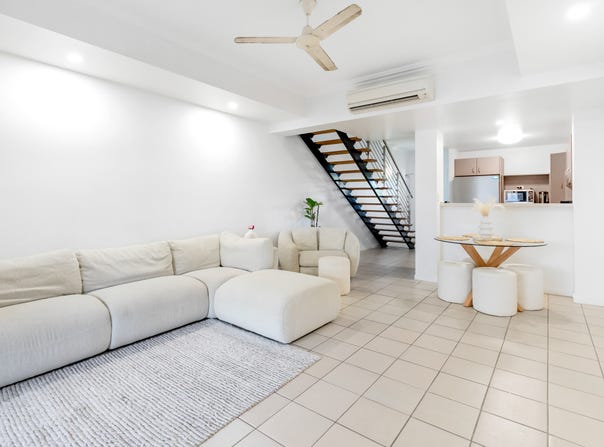 228/55-57 Clifton Road, Clifton Beach, Qld 4879