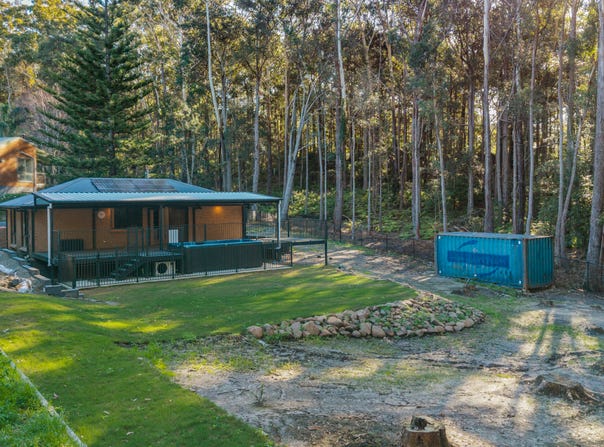 28 Oxley Crescent, Mollymook Beach, NSW 2539