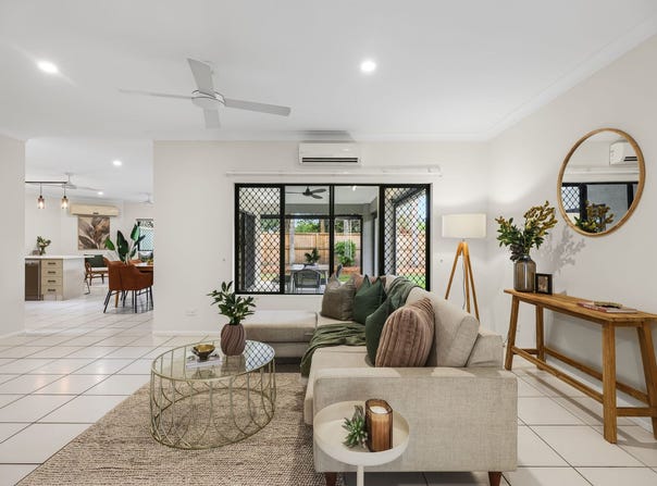 15 Springbrook Avenue, Redlynch, Qld 4870