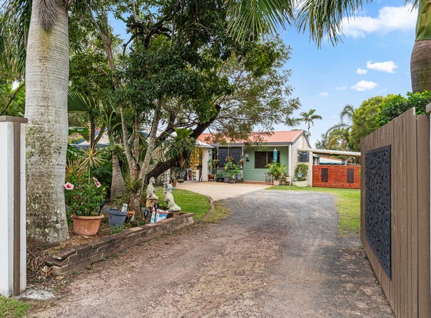 79 Hammond Street, Urangan, Qld 4655