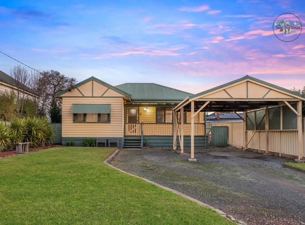 16 Elm Street, Golden Square, Vic 3555