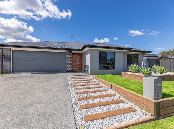 6 Appaloosa Street, Woodford, Qld 4514
