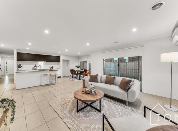 25 Grandstand Crescent, Clyde North, Vic 3978