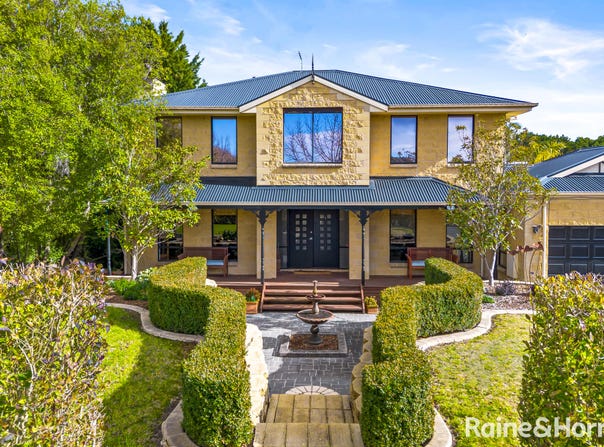 35 The Boulevard, Gisborne, Vic 3437