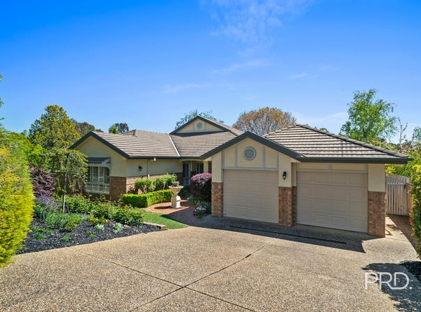 5 Lakehaven Drive, Lake Albert, NSW 2650