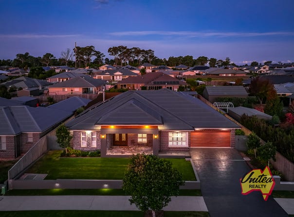 11 Wintle Road, The Oaks, NSW 2570