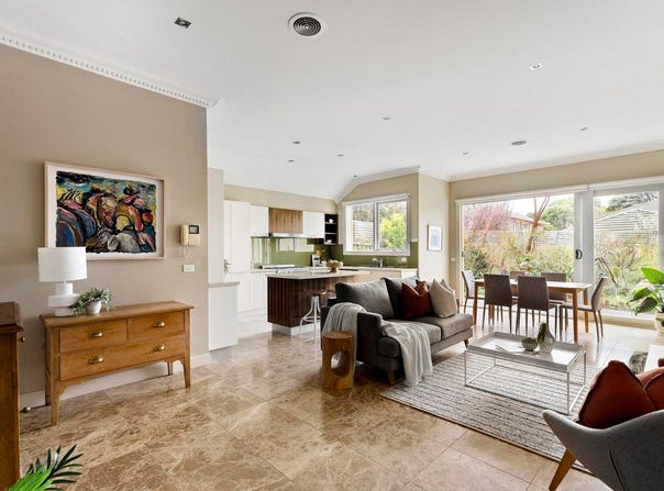 2/129 Kilby Road, Kew East, Vic 3102