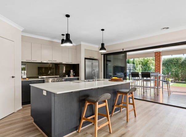 21 Sunshine Avenue, Armstrong Creek, Vic 3217