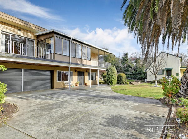 8 Ferry Street, New Norfolk, Tas 7140