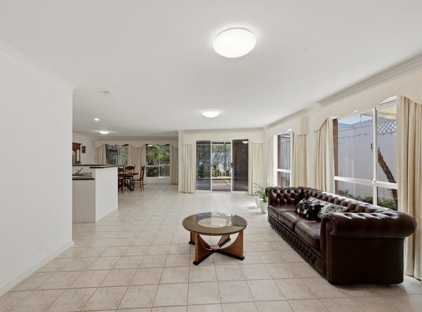 27 Ainslie Roberts Drive, Encounter Bay, SA 5211
