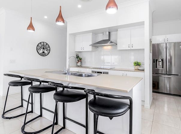 15 SHEARWATER CRESCENT, Banksia Beach, Qld 4507