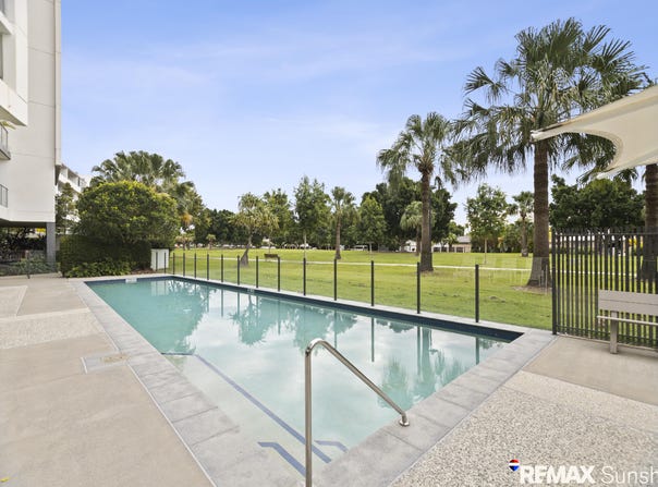 202/41 Harbour Town Drive, Biggera Waters, Qld 4216