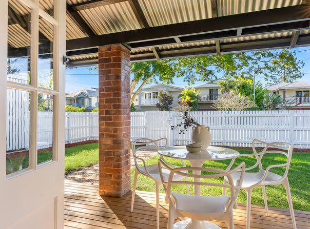 27 Strong Avenue, Graceville, Qld 4075