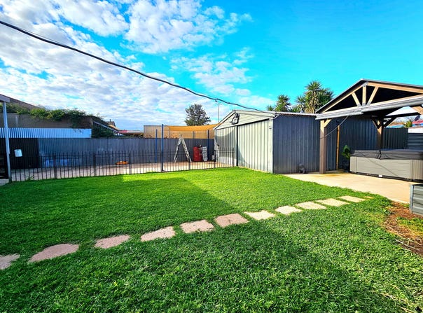 329 Jenkins Avenue, Whyalla Stuart, SA 5608