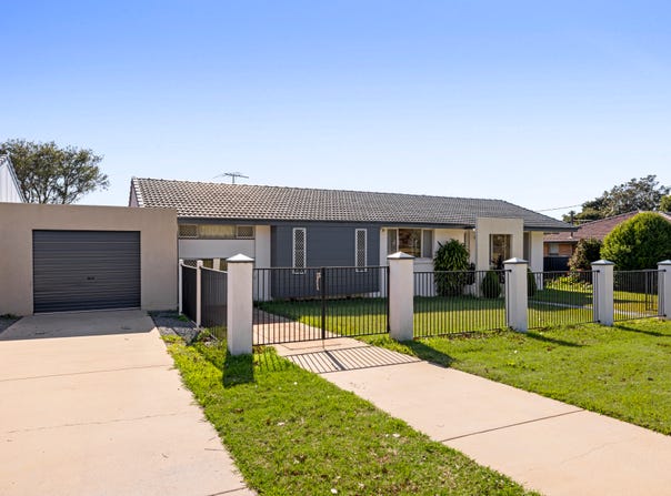 37 Croxley Street, Harristown, Qld 4350