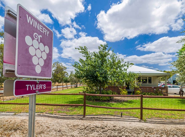 301 Padbury Avenue, Millendon, WA 6056
