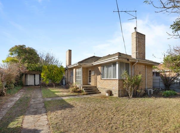 142 Montgomery Street, Lake Bolac, Vic 3351