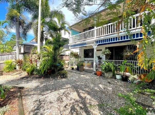 1/13 Hibiscus Lane, Holloways Beach, Qld 4878