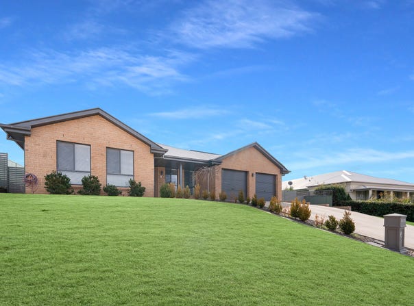 3 Blaxland Drive, Llanarth, NSW 2795