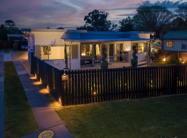 14  Shambrook Avenue, Armidale, NSW 2350
