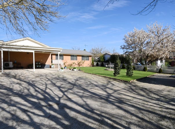 15  Macquarie Street, West Bathurst, NSW 2795
