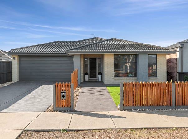 5 Norton Parade, Charlemont, Vic 3217