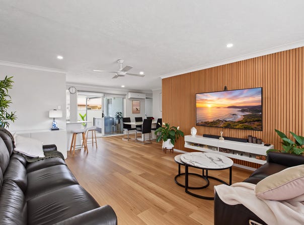 17/30 St Kevins Avenue, Benowa, Qld 4217
