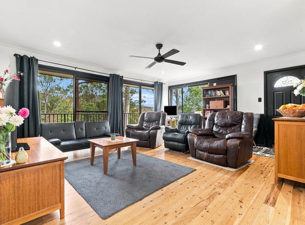 8  Hasluck Drive, Watanobbi, NSW 2259