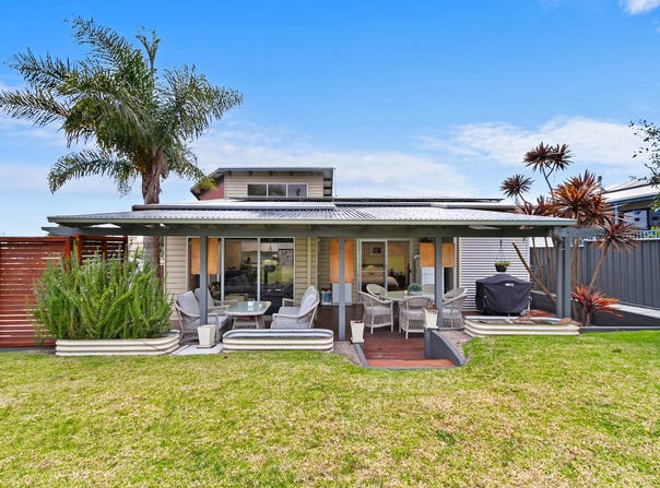 24 Laughtons Road, Kalimna, Vic 3909