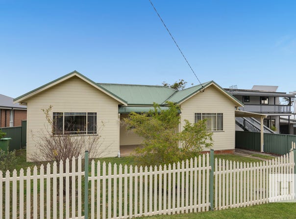 17 Boronia Road, Lake Munmorah, NSW 2259