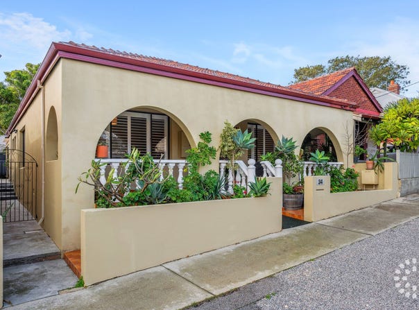 34 Lefroy Road, Beaconsfield, WA 6162