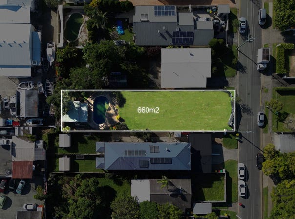 11 Nevenia Street, Labrador, Qld 4215