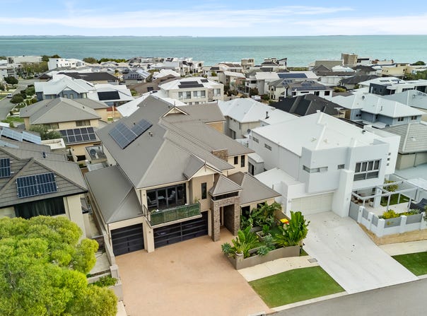 33 Newark Turn, North Coogee, WA 6163