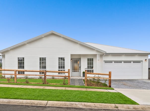 2/64 Sir James Fairfax Circuit, Bowral, NSW 2576