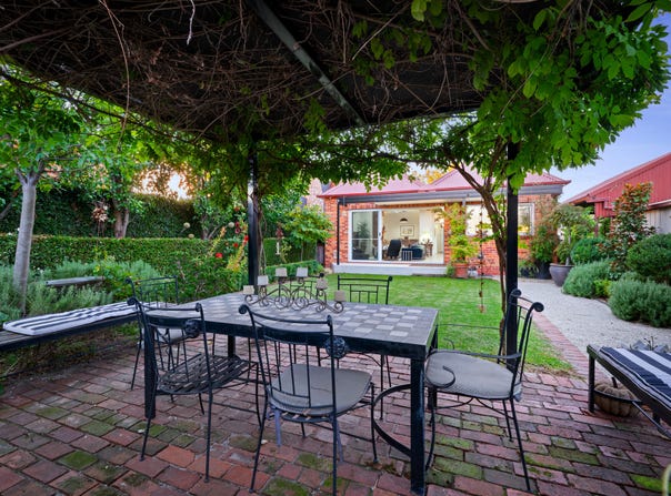 569 Hovell Street, South Albury, NSW 2640