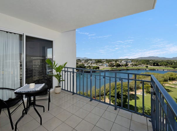 64/86-124 Ogden Street, Townsville City, Qld 4810