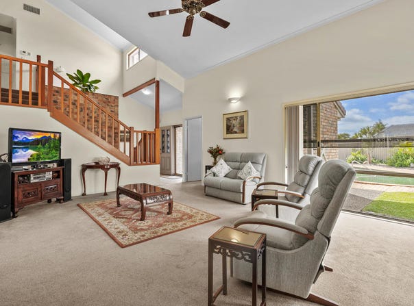 24 Foreshore Close, Elanora, Qld 4221