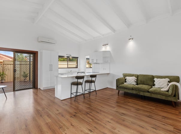 3/4 Shrike Court, Burleigh Waters, Qld 4220