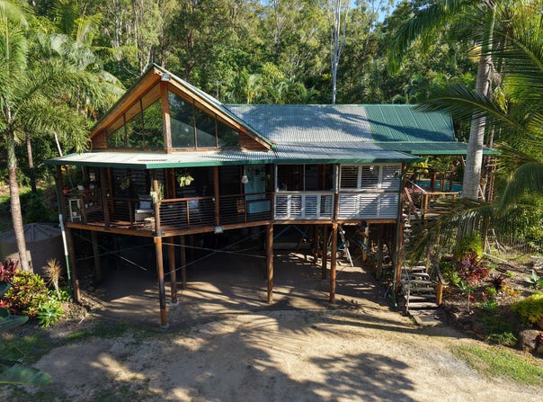 53 Thomas Rd, Devereux Creek, Qld 4753
