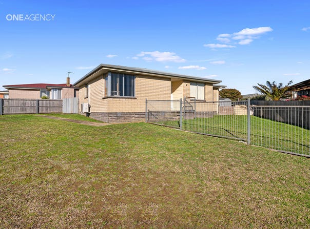 18 Loane Avenue, East Devonport, Tas 7310
