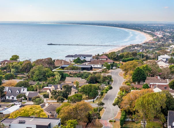 64 Cliff Road, Frankston, Vic 3199