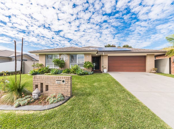 18 Pretoria Parade, Harrington, NSW 2427