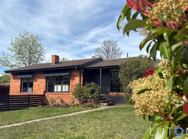 6 McPhee Place, Curtin, ACT 2605