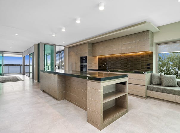 26307 Ephraim Island, Paradise Point, Qld 4216