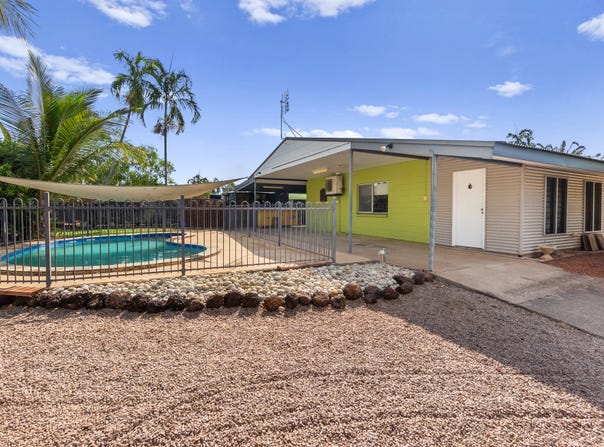 2 Cuthbertson Crescent, Moulden, NT 0830