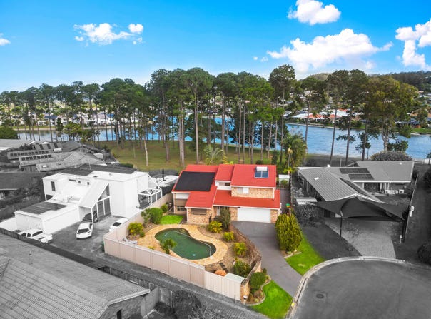 24 Foreshore Close, Elanora, Qld 4221
