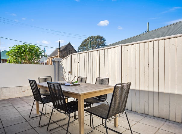 2/204-206 Princes Highway, Bulli, NSW 2516