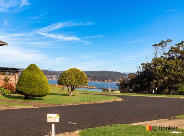 8 Belbowrie Parade, Maloneys Beach, NSW 2536